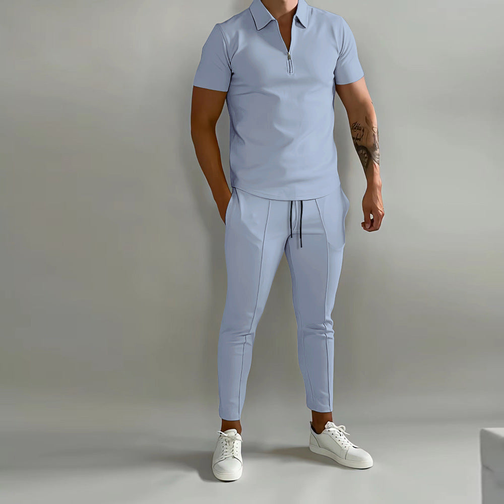 Chemise polo tendance pour hommes avec fermeture éclair de haute qualité et pantalon slim-fit stylé Chic und Stil