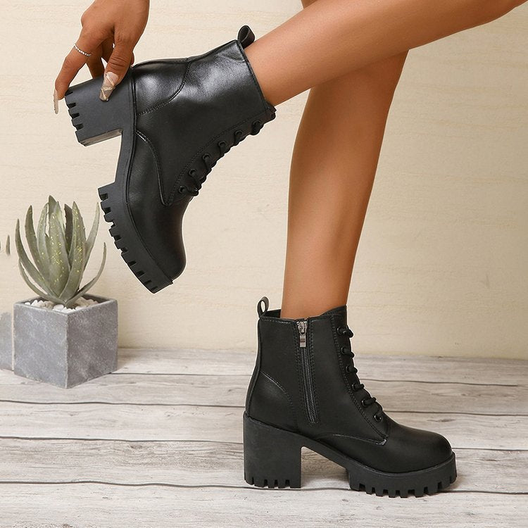 Bottines montantes pour dames avec un robuste talon bloc et lacets Chic und Stil