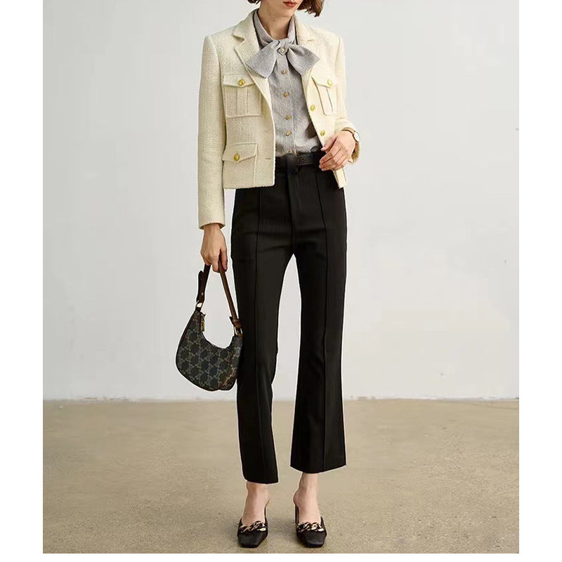Veste texturée pour femmes et ensemble de mini-jupe Chic und Stil