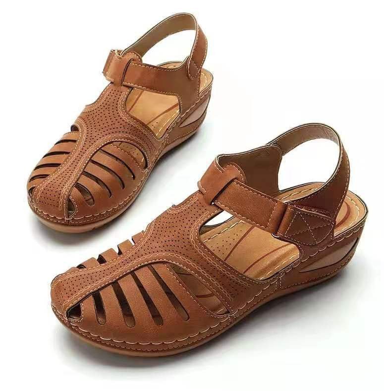 Sandales pour femmes avec perforations respirantes et semelle ergonomique en wedge Chic und Stil
