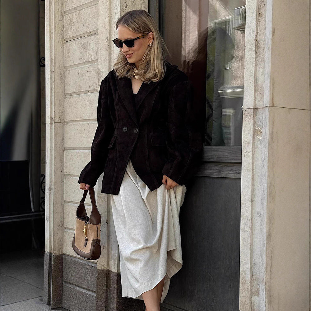 Blazer mode grande taille pour femmes avec design structuré et détails de boutons classiques Chic und Stil