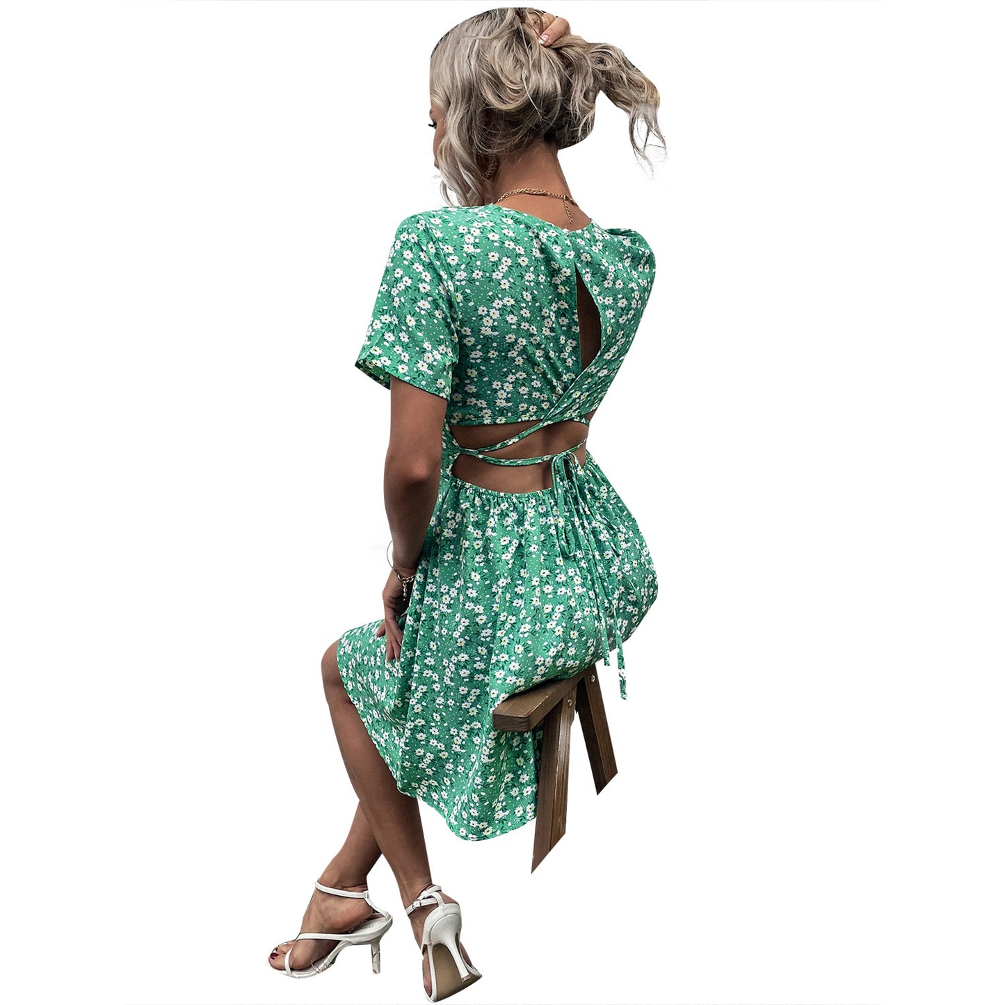 Robe de loisirs pour femmes avec motif floral et jupe évasée Chic und Stil