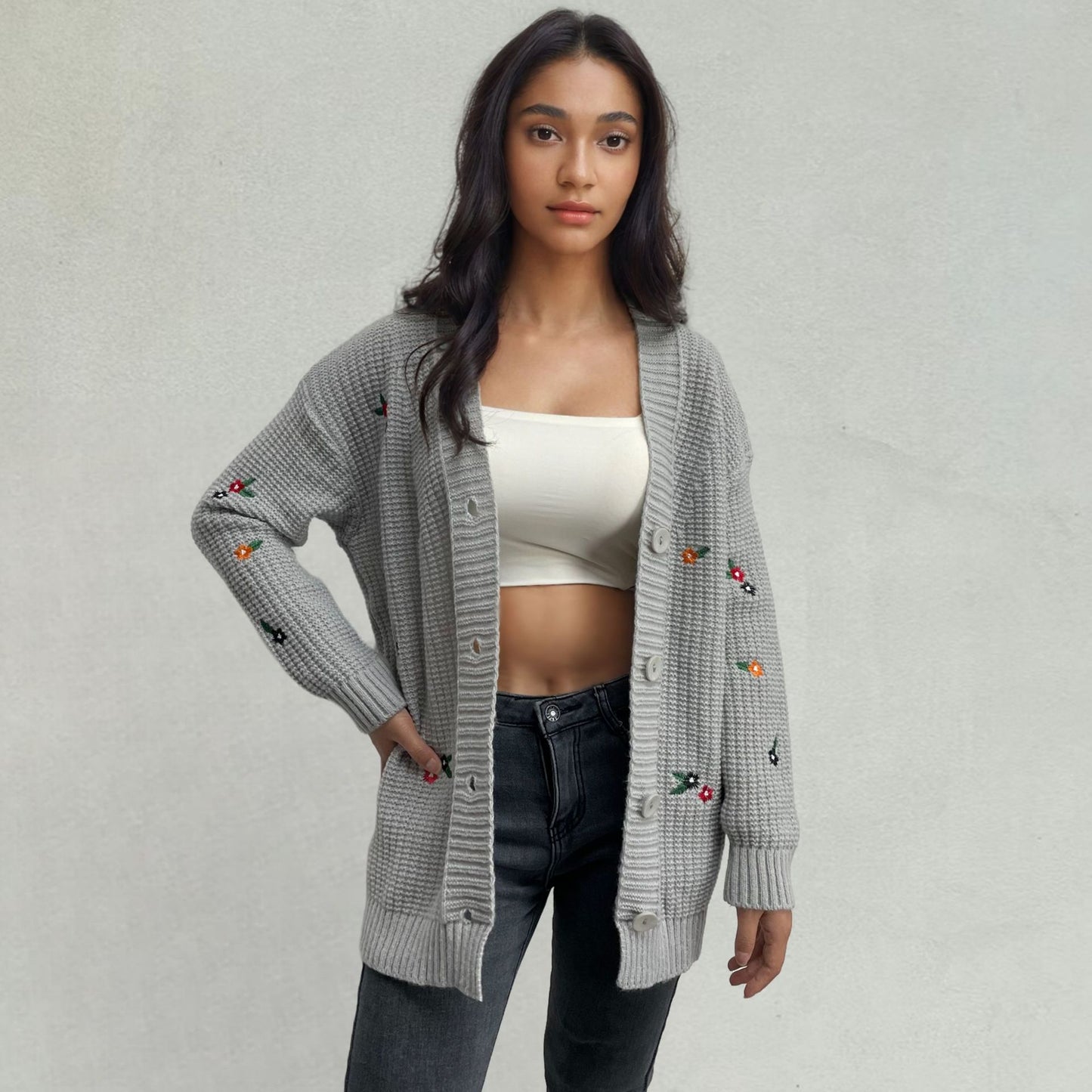 Veste en tricot pour femmes avec design floral brodé Chic und Stil