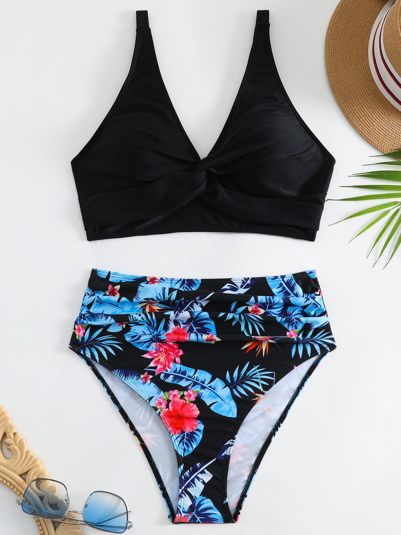 Bikini pour femmes taille haute avec motif floral et haut en forme de nœud Chic und Stil