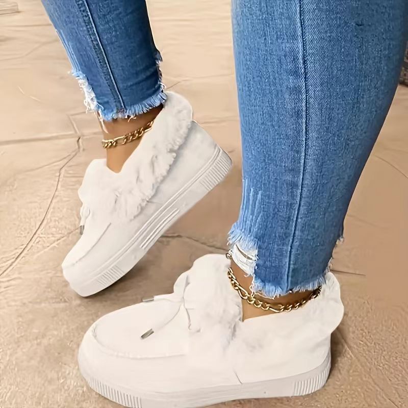 Baskets pour femmes avec col en fausse fourrure Chic und Stil
