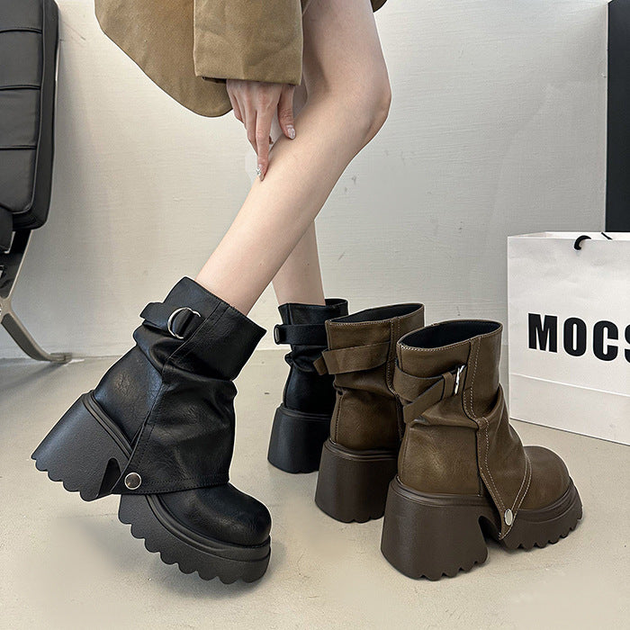 Bottes chunky tendance pour femmes avec sangle décorative et semelle stable Chic und Stil