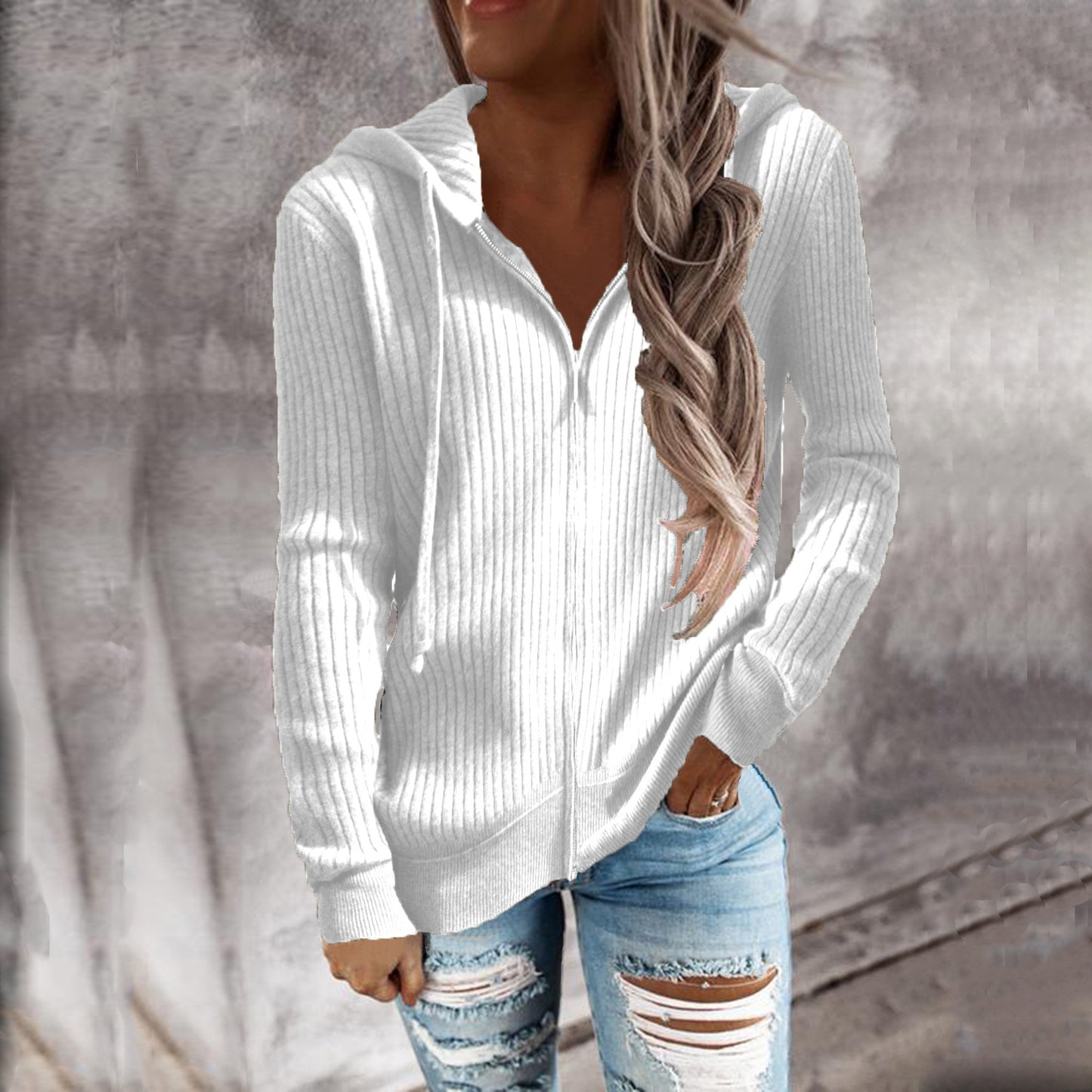 Veste à capuche pour femmes au design moderne en tricot côtelé avec poches Chic und Stil