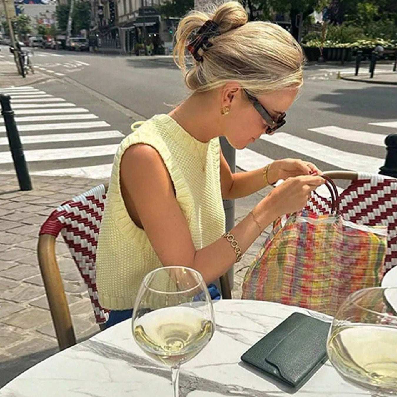 Pull en tricot à la mode pour femmes avec dos ouvert et détails de lacets Chic und Stil