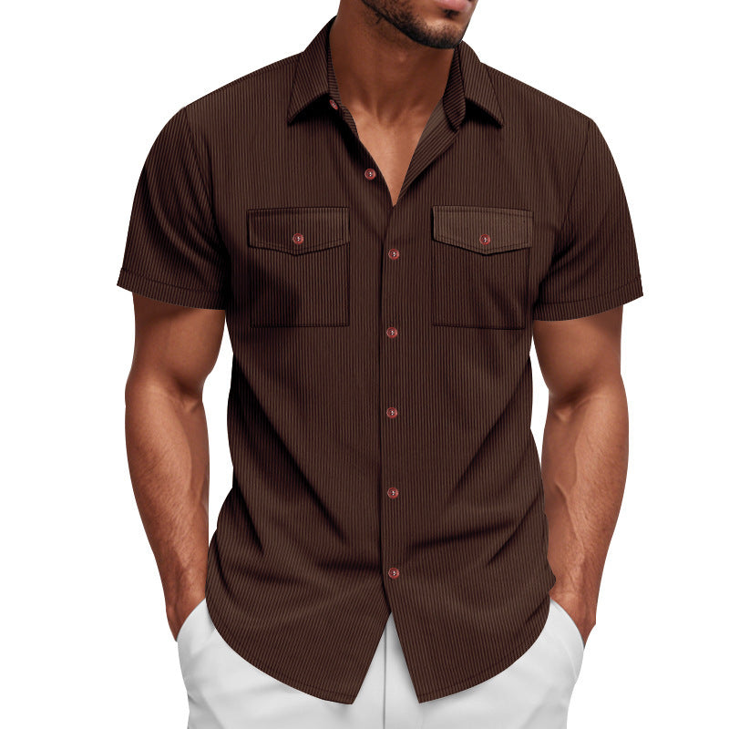 Chemise à manches courtes rayée pour hommes avec deux poches poitrine pratiques Chic und Stil