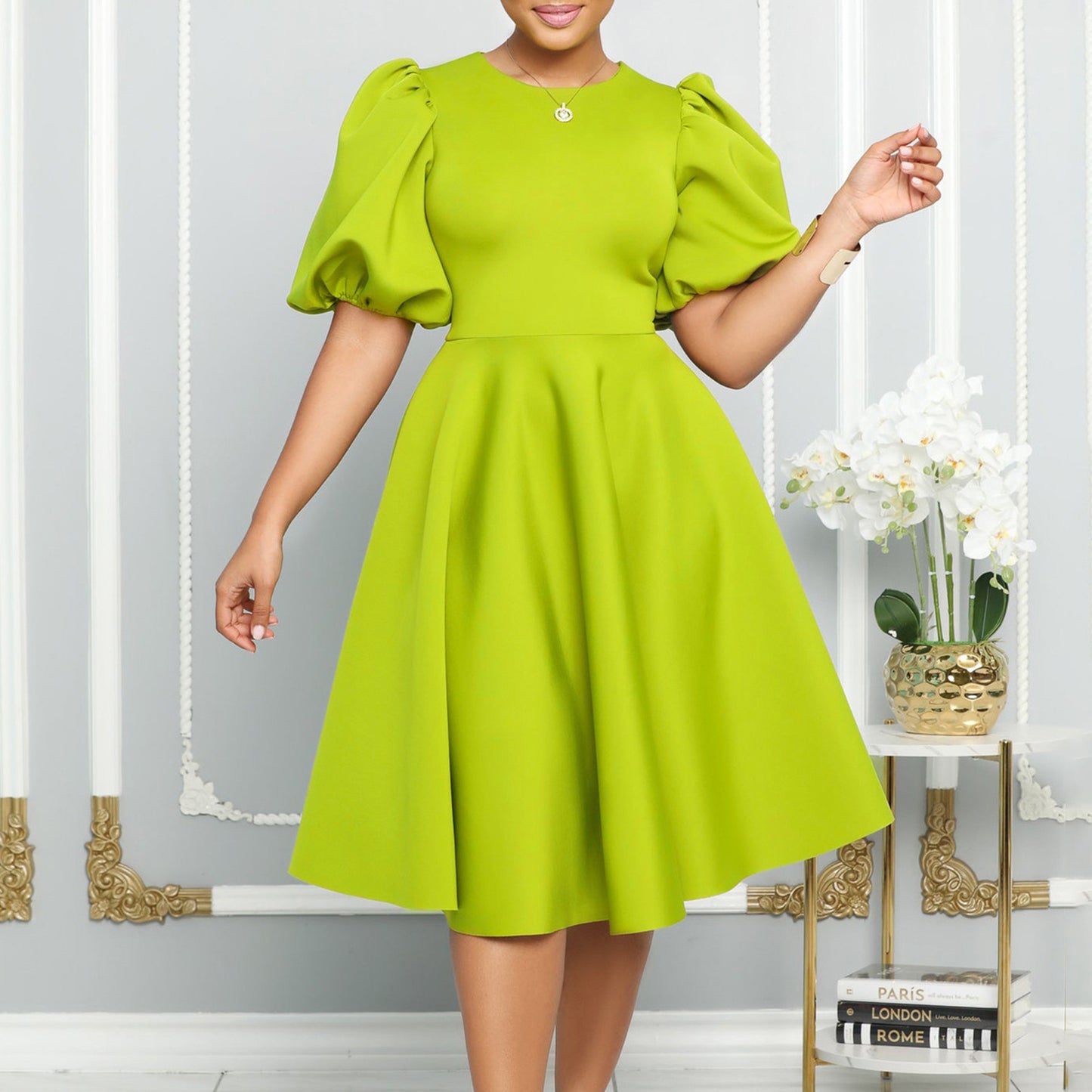 Robe skater pour femmes avec des manches volumineuses et une jupe évasée Chic und Stil