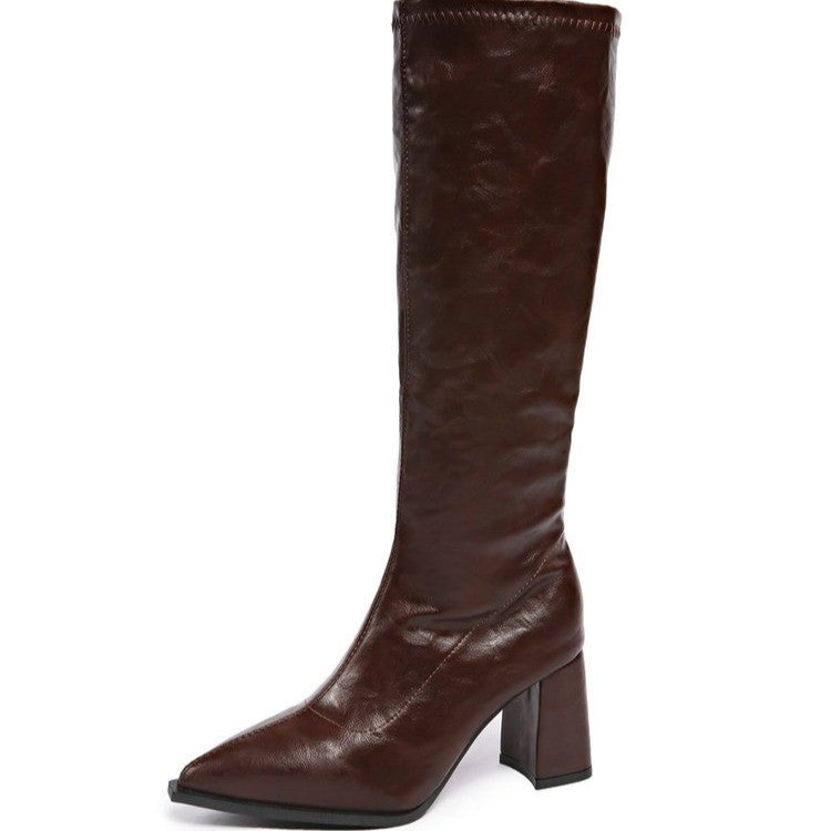Bottes à la mode pour femmes avec un talon bloc et une pointe effilée Chic und Stil