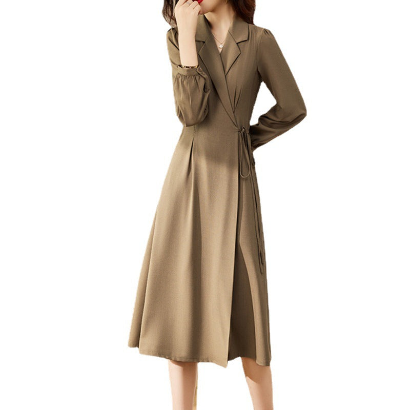 Robe midi ajustée pour femmes avec détail de poche Chic und Stil