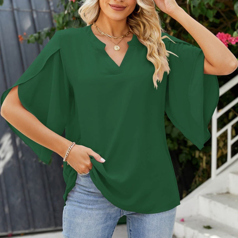 Blouse confortable pour femmes avec des manches larges et un décolleté en V Chic und Stil