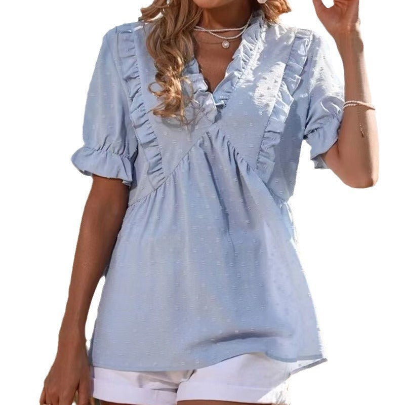 Haut d'été élégante pour femmes avec des détails à volants et décolleté en V Chic und Stil
