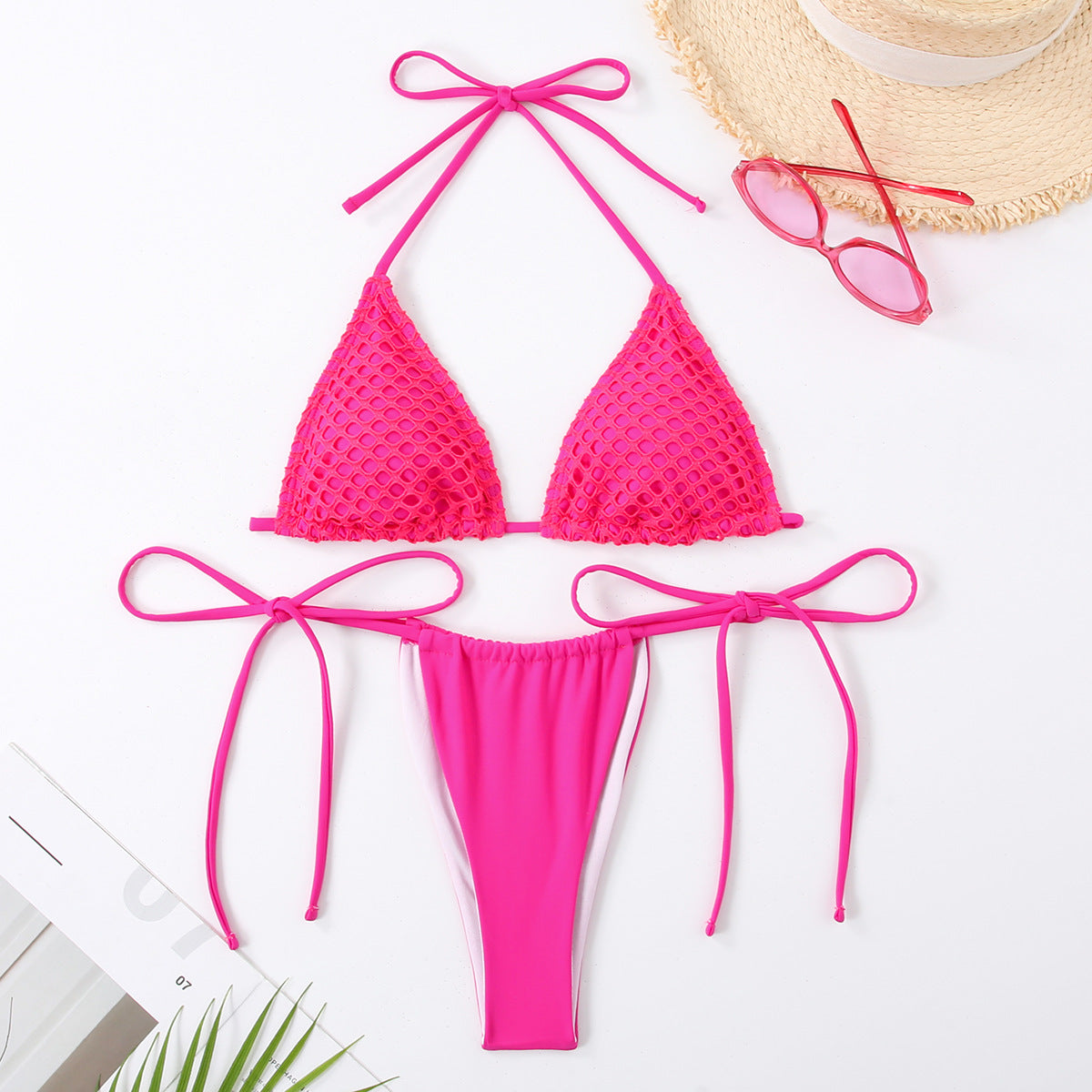 Bikini triangle pour femmes avec un design en filet raffiné et des liens réglables Chic und Stil