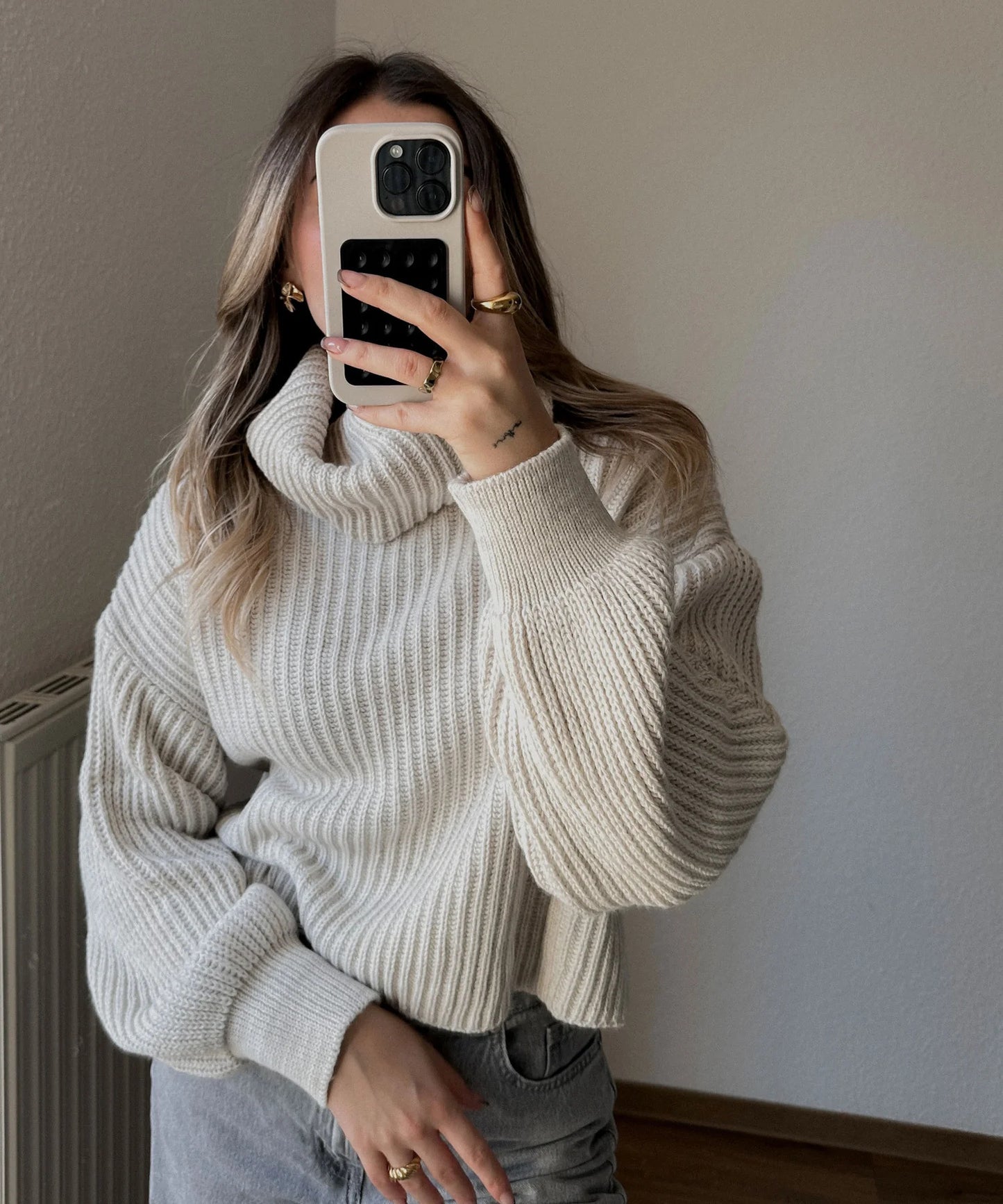 Pull en laine pour femmes avec col haut et manches volumineuses Chic und Stil