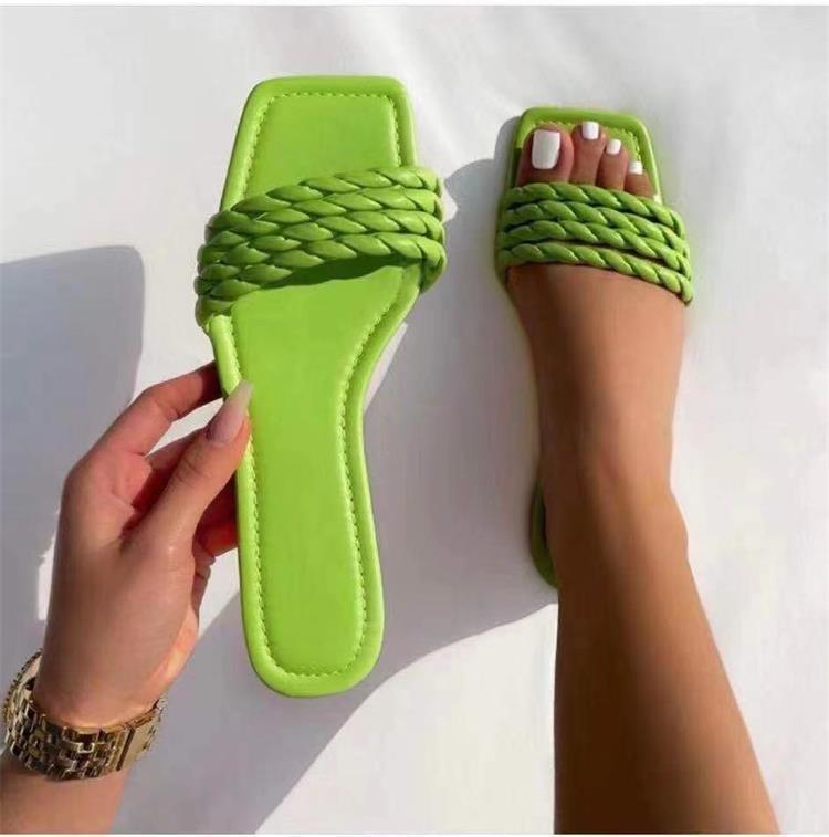 Sandales Slip-On Tressées Chic und Stil pour Femmes