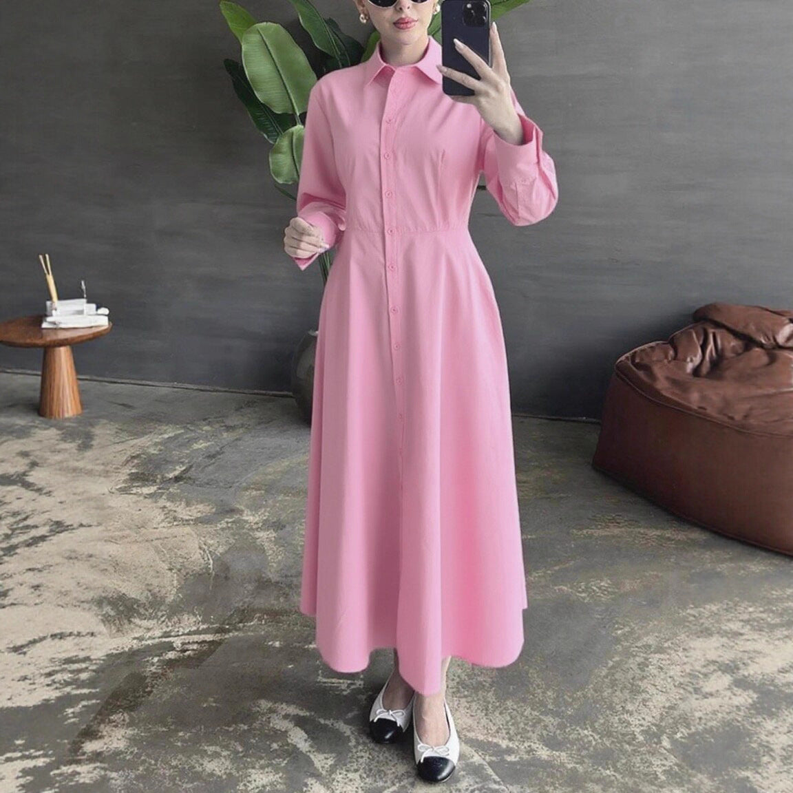 Robe chemise pour femmes avec boutonnière élégante et silhouette cintrée Chic und Stil