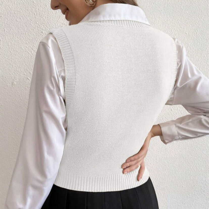Pull en tricot pour femmes avec décolleté en V et motif torsadé Chic und Stil