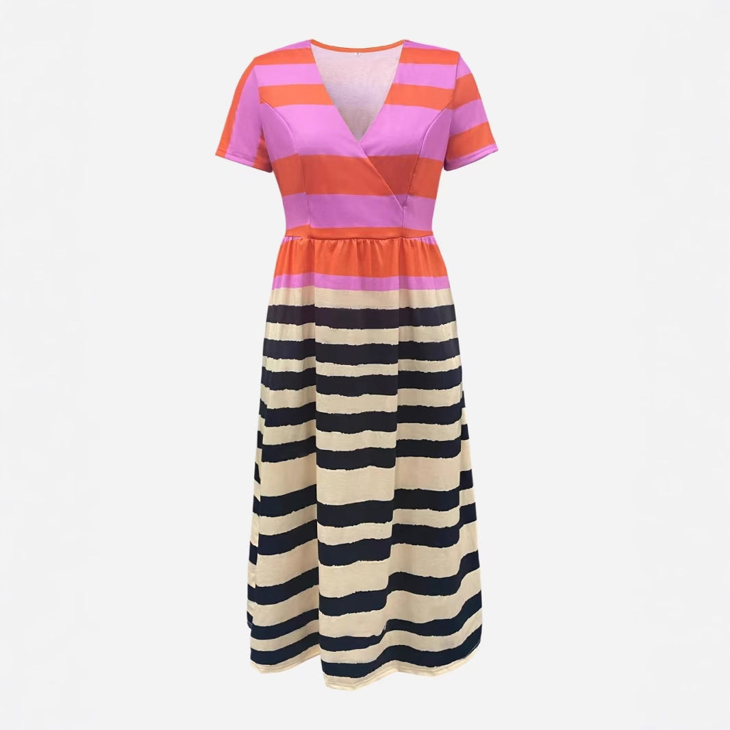 Robe maxi femme avec décolleté en V profond et motif rayé à la mode Chic und Stil