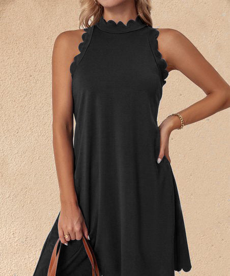 Robe sans manches pour femmes avec décolleté en scallop et coupe fluide Chic und Stil