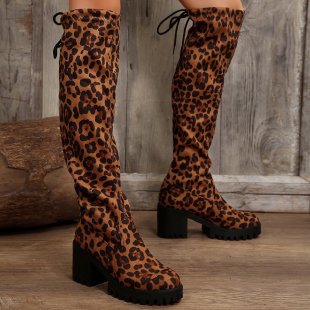 Bottes au-dessus du genou pour femmes avec un motif léopard à la mode et un talon bloc robuste Chic und Stil