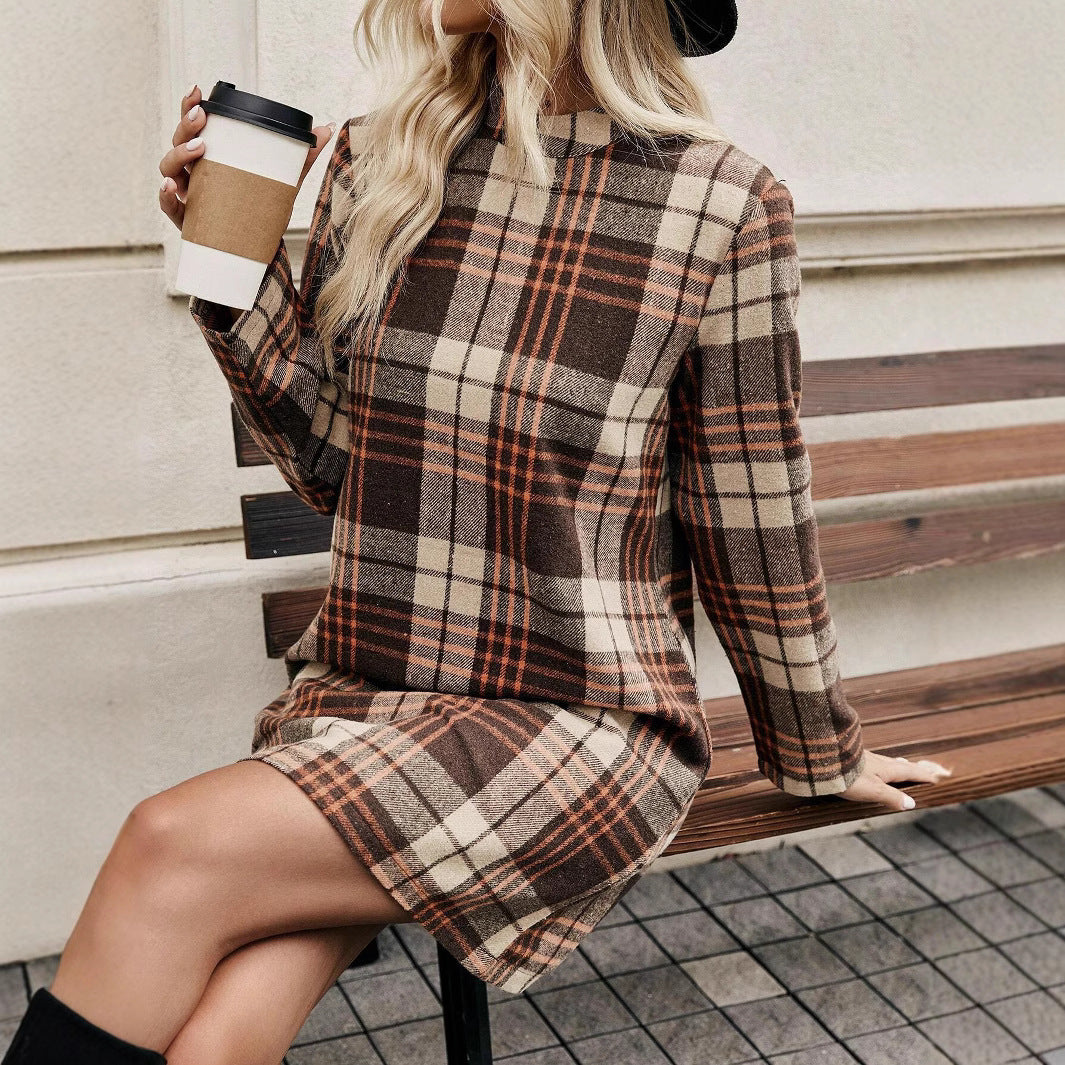 Robe mini à carreaux pour femmes avec col haut et silhouette étroite Chic und Stil