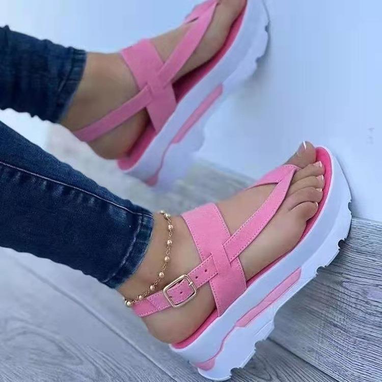 Sandales à lanières à la mode pour dames avec semelle intérieure anatomique et design robuste Chic und Stil