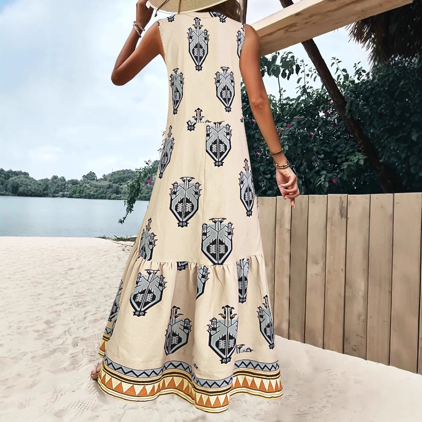 Robe maxi femme avec un élégant motif floral et un décolleté en V profond Chic und Stil