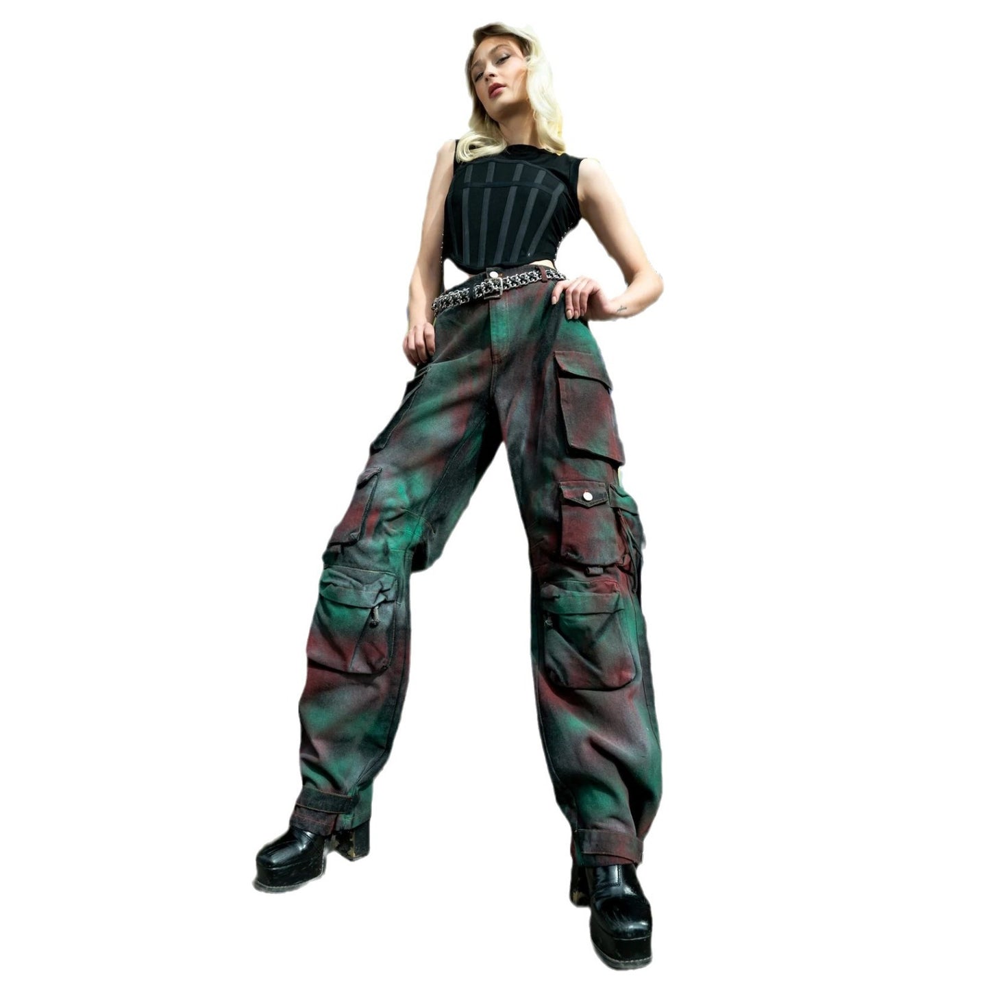 Cargo pants for women with sturdy side pockets and a modern color gradient Chic and Style