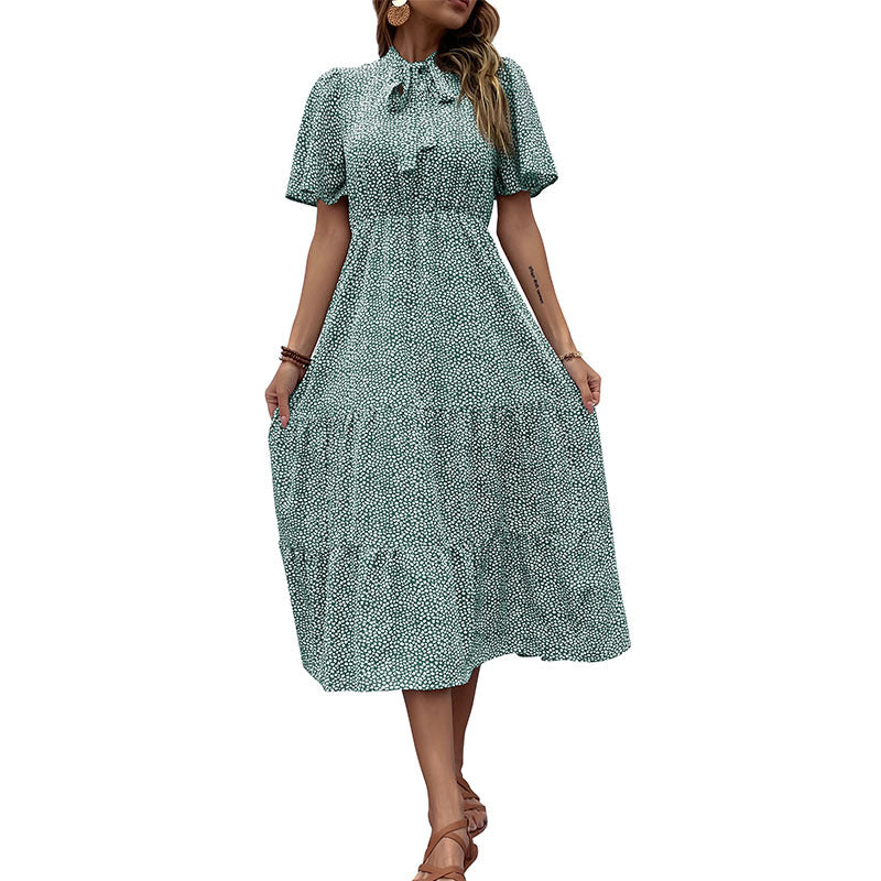 Robe maxi à volants pour femmes avec col à nœud Chic und Stil