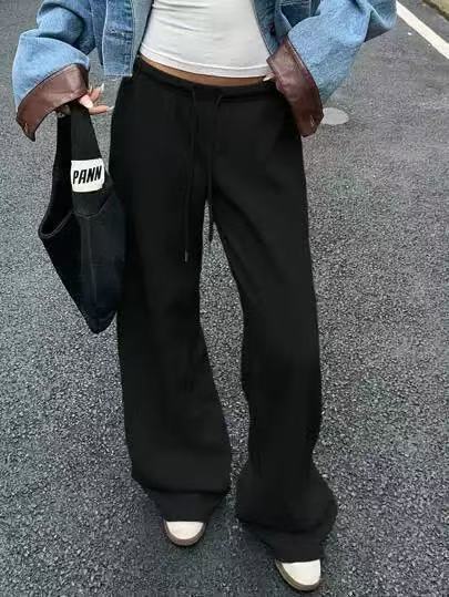 Women's sweatpants with a loose fit and elastic waist Chic and Style