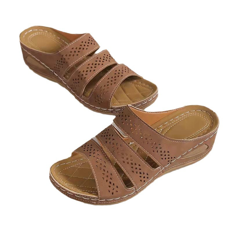 Sandales à brides séparatrices confortables pour dames avec des brides perforées et une semelle anatomique Chic und Stil