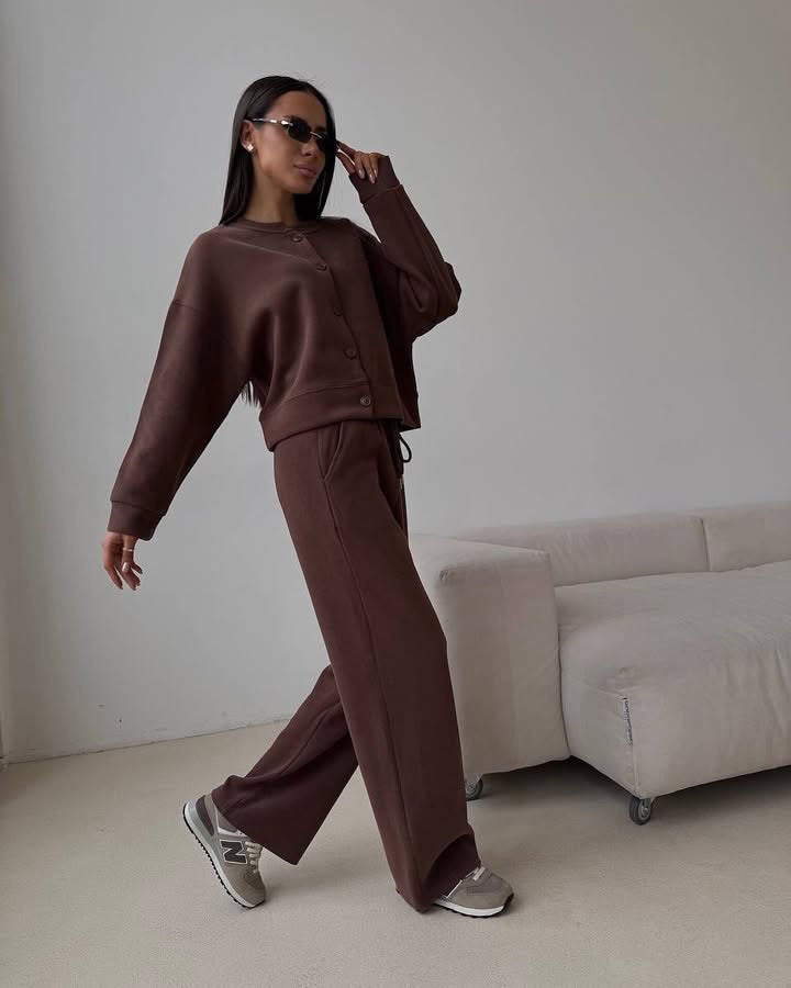 Pull-over décontracté pour femmes avec boutons et pantalon de jogging confortable Chic und Stil