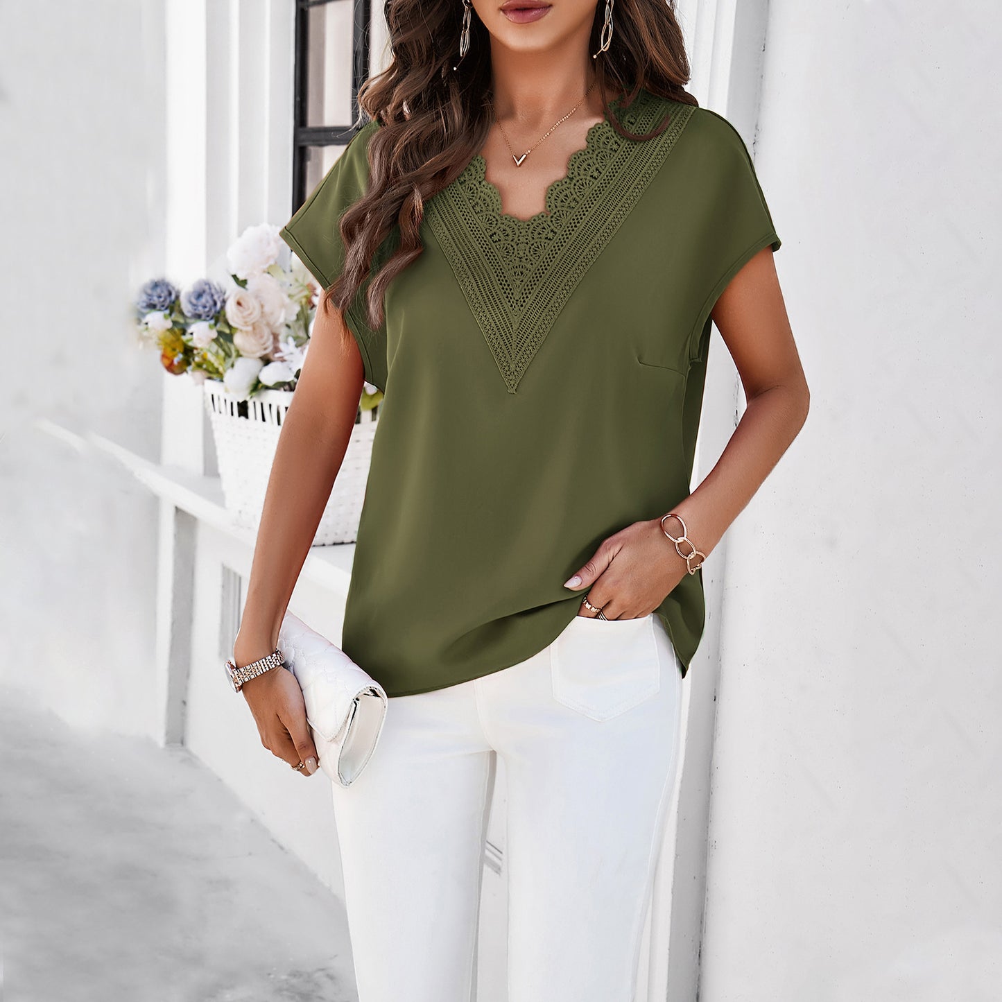 Women's blouse with lace appliqué and loose fit Chic und Stil