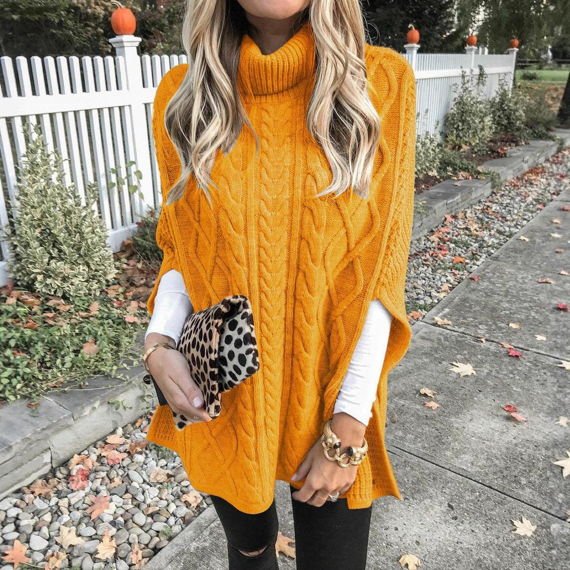 Poncho en peluche pour femmes avec col haut et motif en torsades Chic und Stil