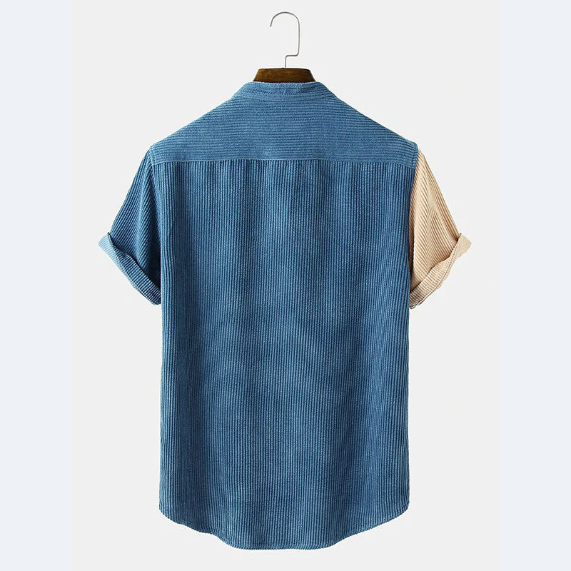 Chemise à manches courtes pour hommes avec design texturé et patte de boutonnage Chic und Stil