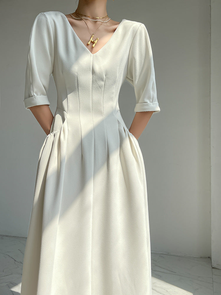 Robe midi élégante à manches bouffantes et col V Chic und Stil