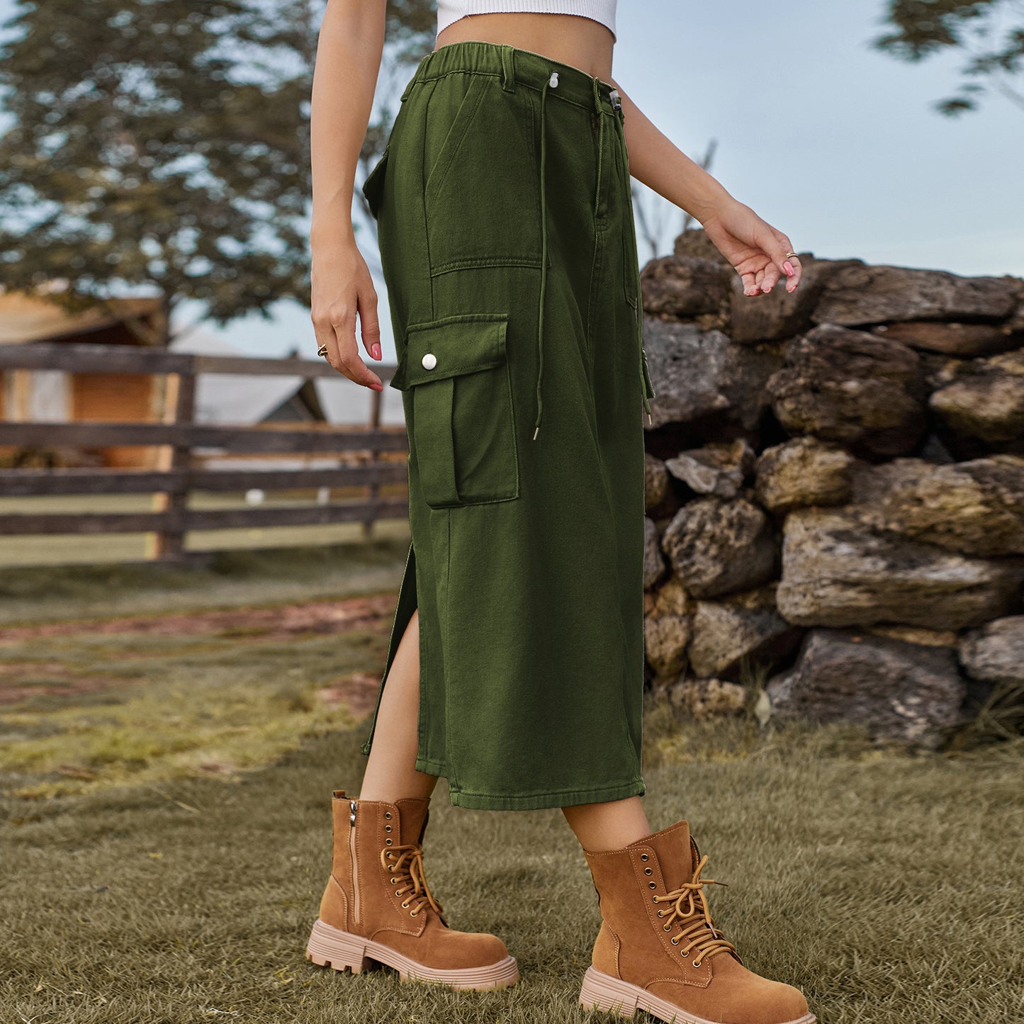 Women's utility skirt with adjustable waist and practical cargo pockets Chic und Stil