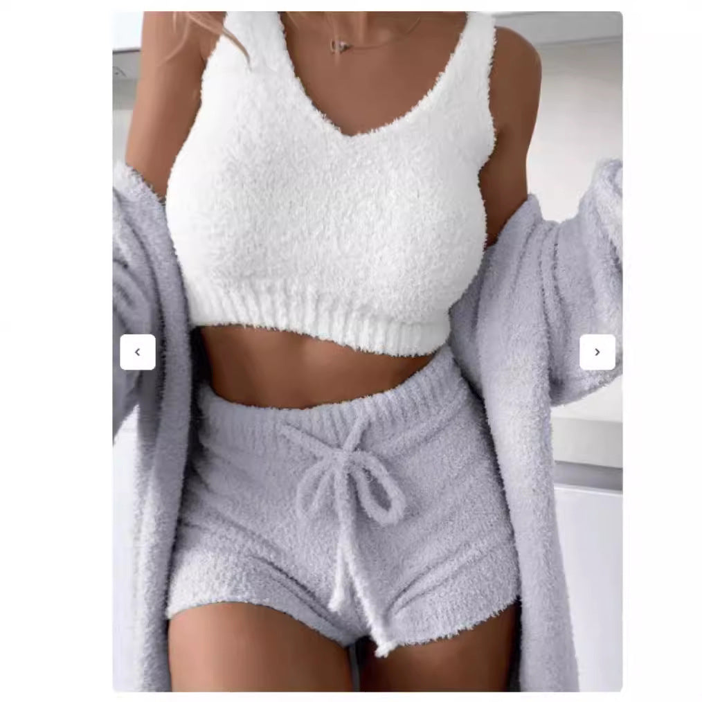 Femmes ensemble lounge douillet avec crop top et shorts Chic und Stil