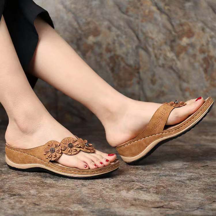 Sandales à lanières fleuries pour femmes avec semelle ergonomique Chic und Stil