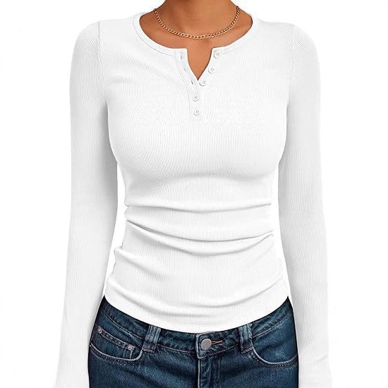 Chemise à manches longues ajustée pour femmes avec patte de boutonnage et structure en rib Chic und Stil