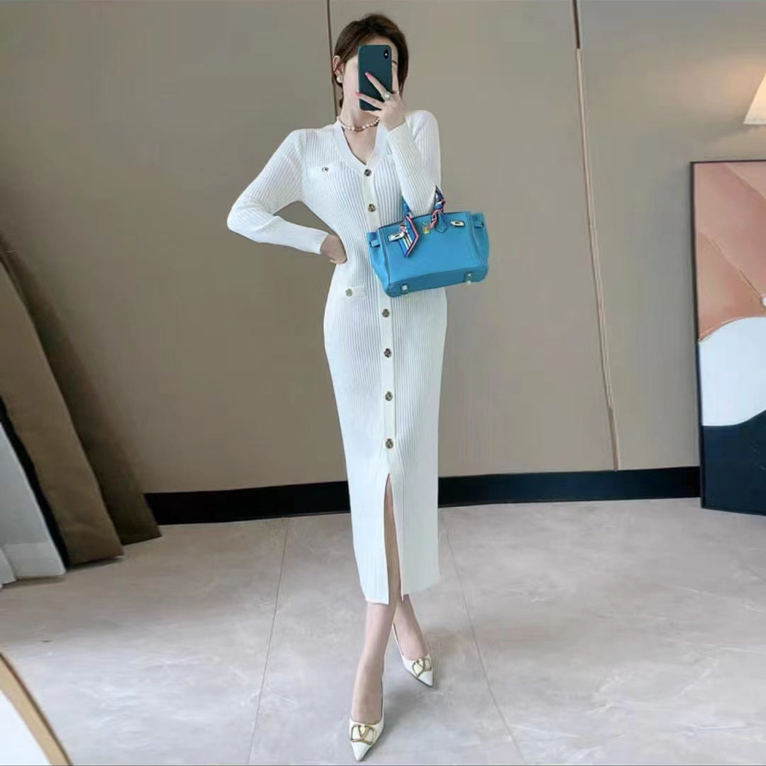 Robe en tricot pour femmes avec patte de boutonnage et fente profonde Chic und Stil