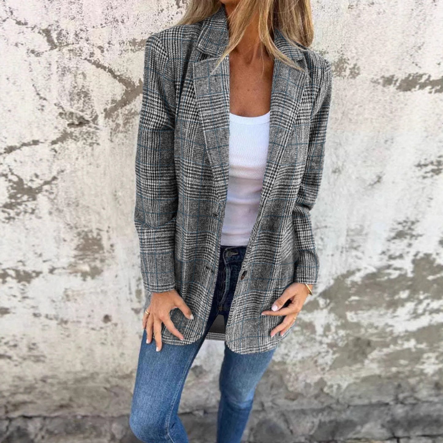 Blazer carré pour dames avec coupe classique et détails élégants Chic und Stil