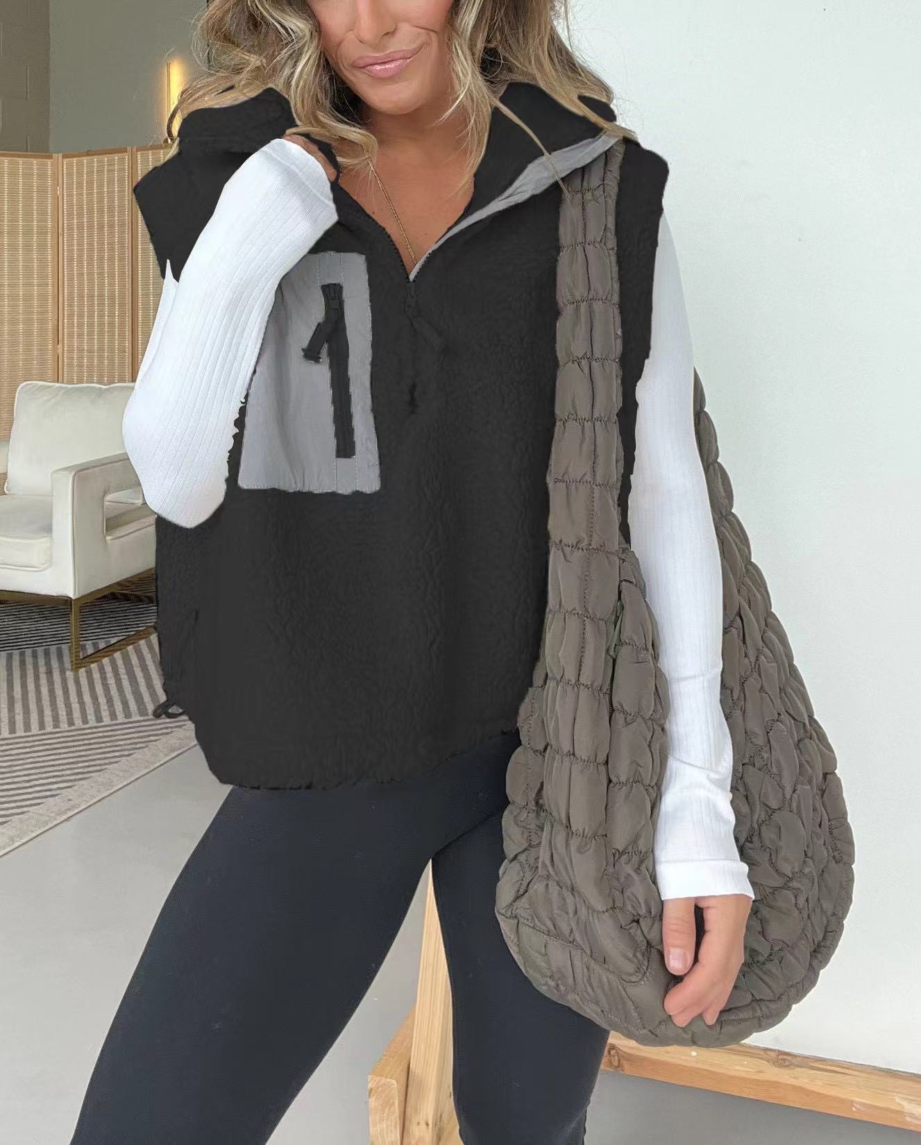 Women's comfortable fleece jacket with practical zipper, chic and stylish