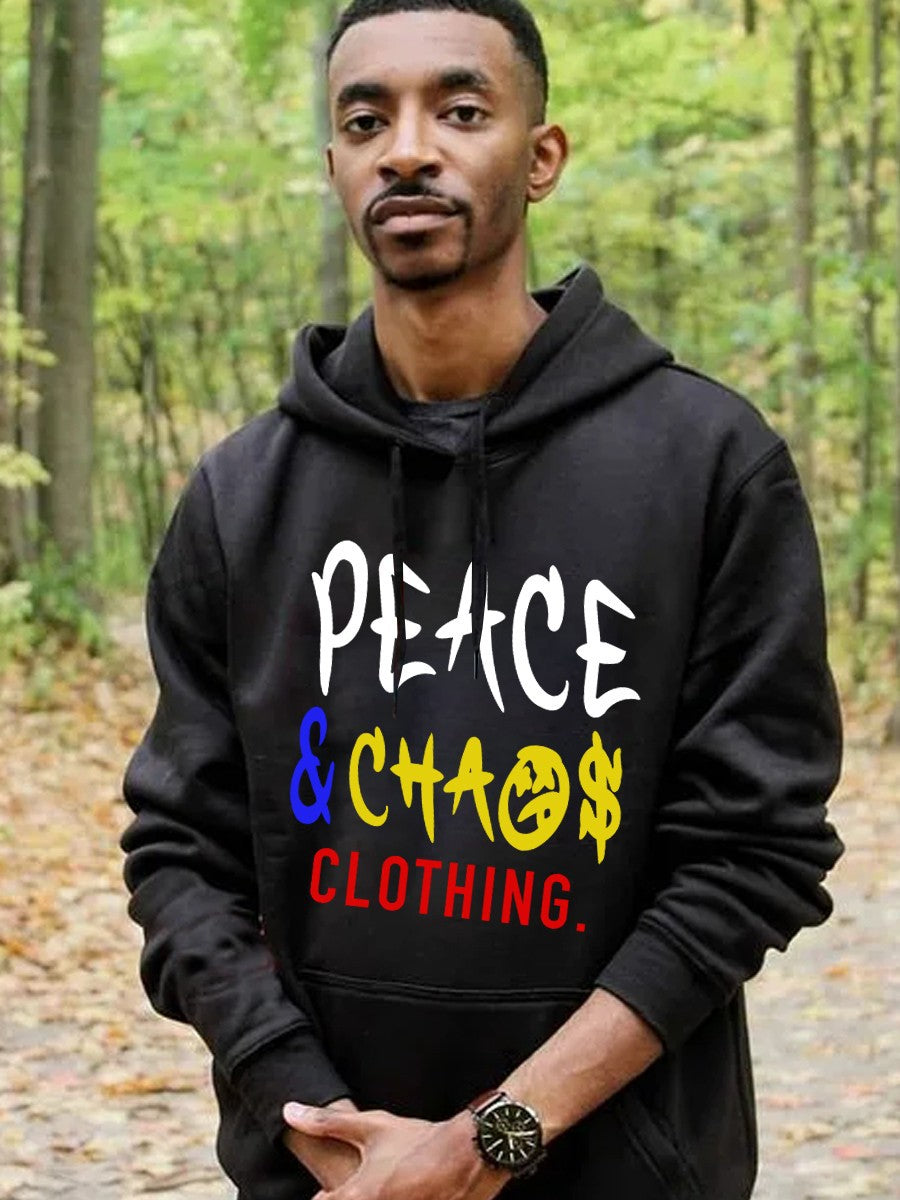 Pull à capuche pour hommes avec une inscription accrocheuse et des poches pratiques Chic und Stil