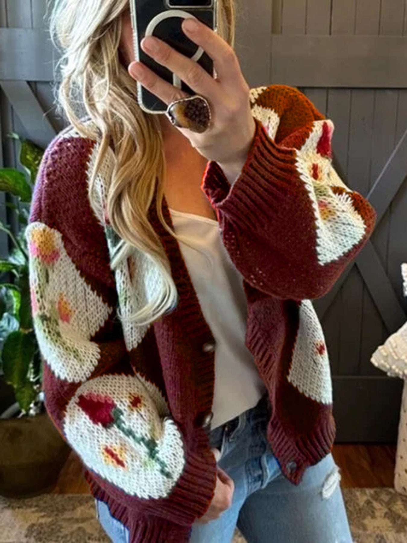 Veste en tricot pour femmes avec motif floral et design de boutons décoratifs Chic und Stil