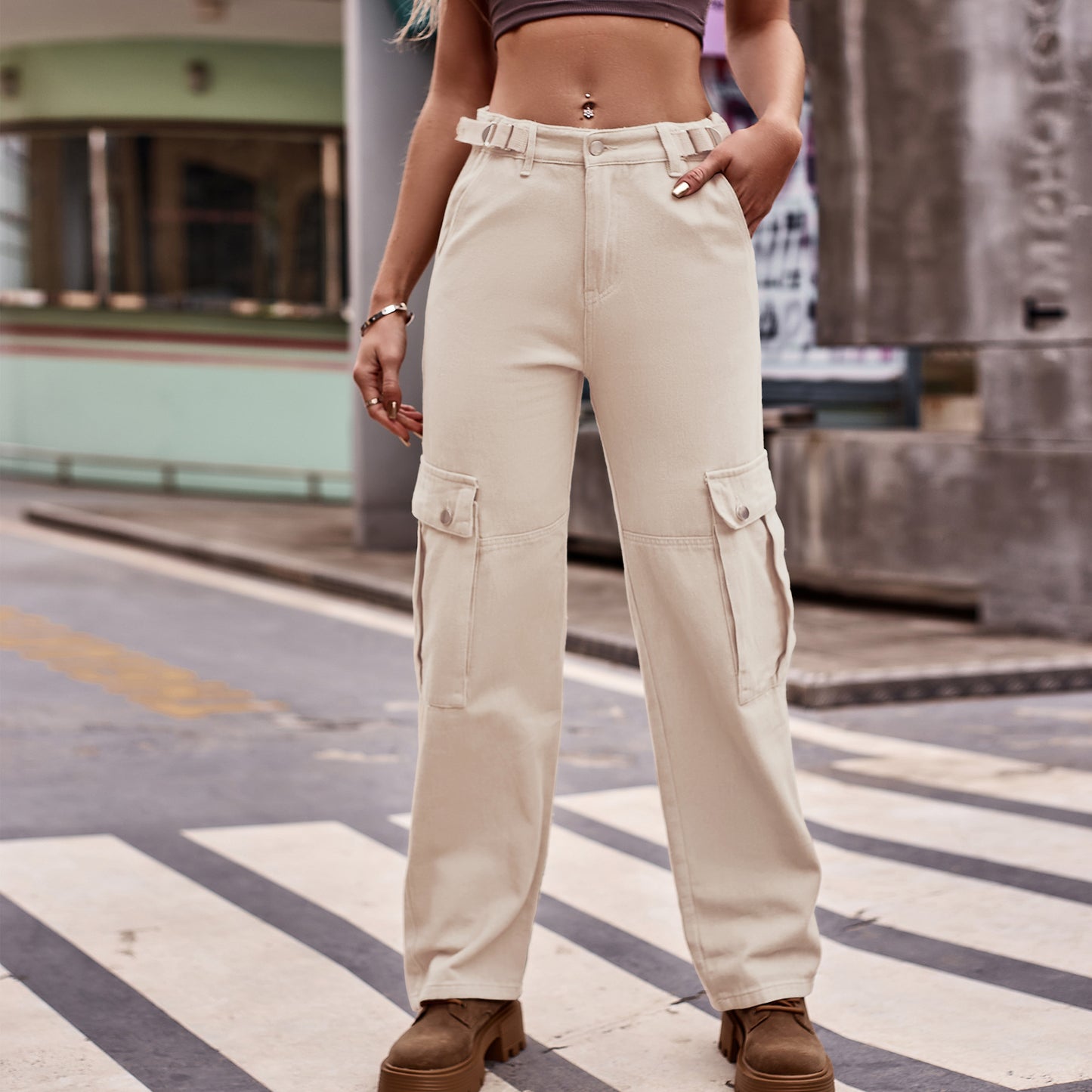 Women's cargo pants with practical side pockets and a relaxed fit Chic und Stil