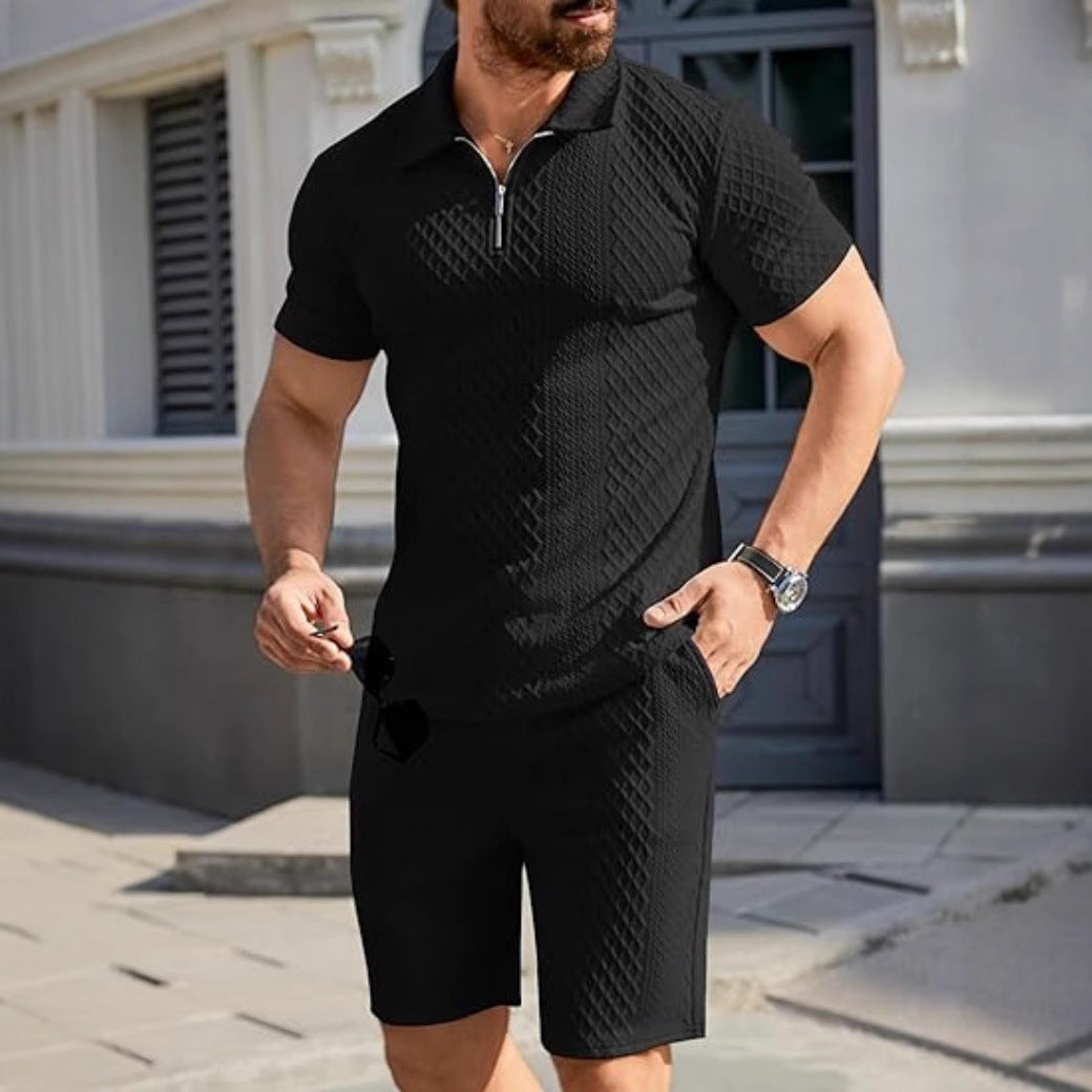 Chemise polo courte pour hommes à la mode avec design en structure imprégné et shorts assortis Chic und Stil