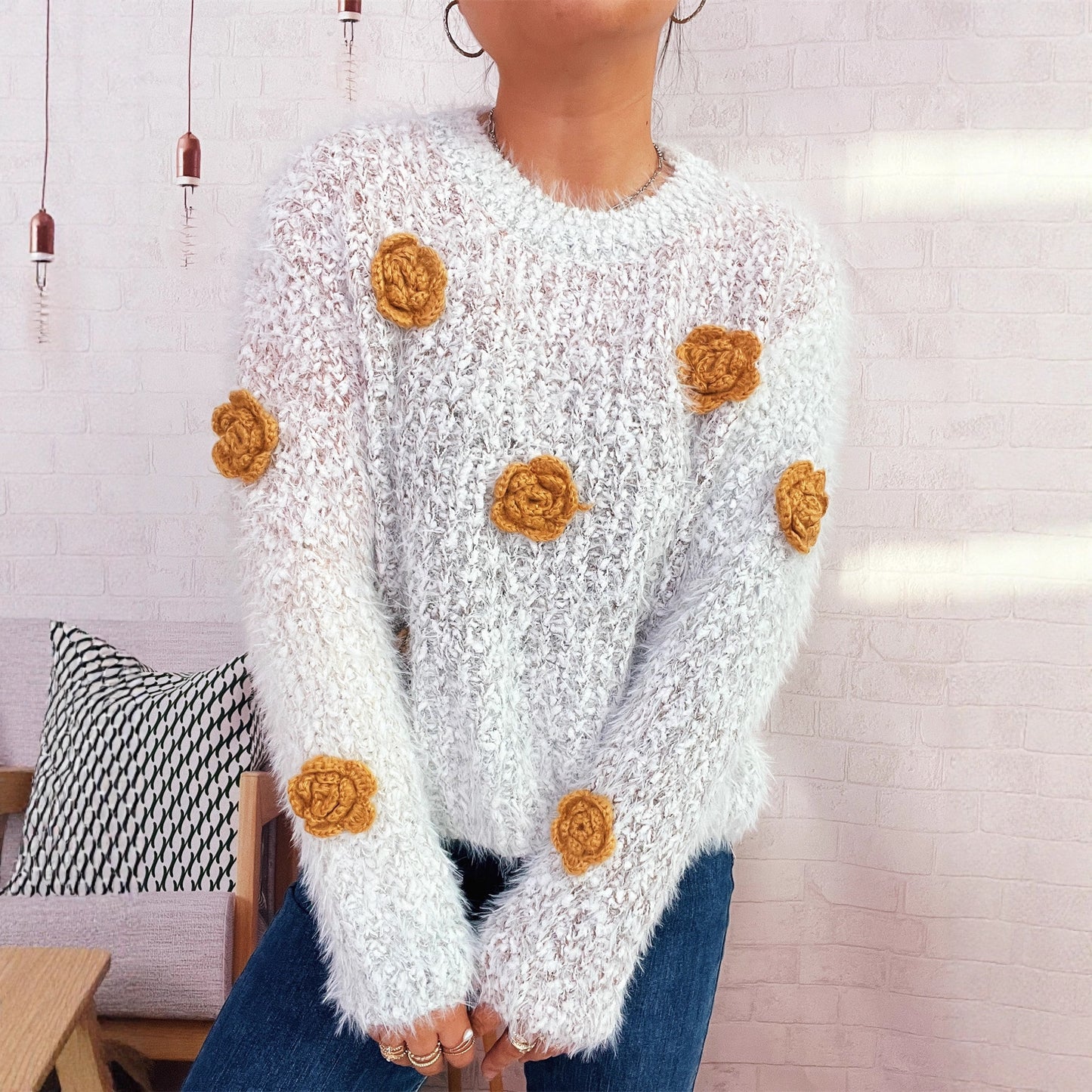 Dames pull confortable et moelleux avec des appliqués floraux ludiques Chic und Stil